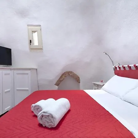 Sleeps 5 Pool Air Con Wifi