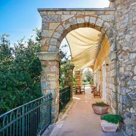 Sleeps 5 Pool Air Con Wifi