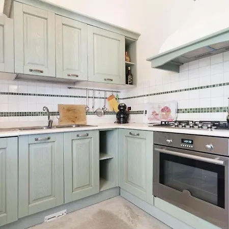 Sleeps 5 Pool Air Con Wifi * Felline