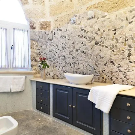 Sleeps 5 Pool Air Con Wifi بيت للعطل *